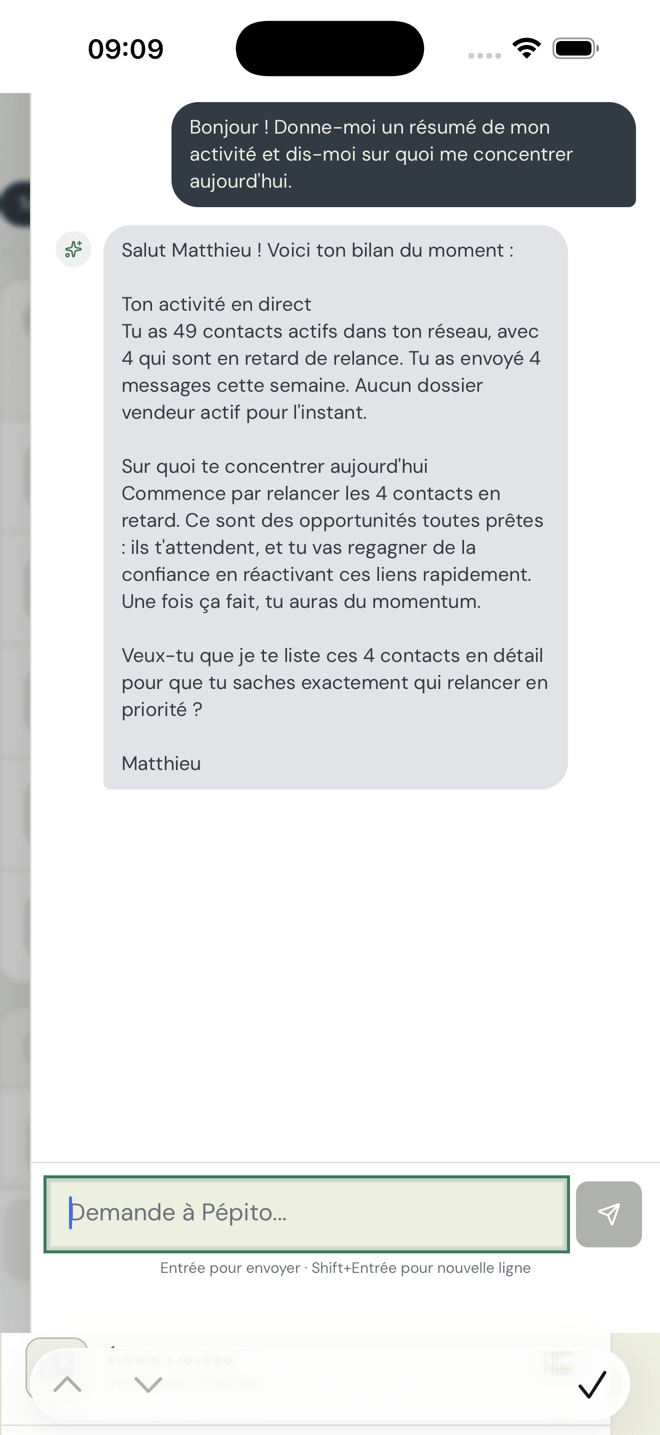 Chat Pépito mobile, résumé d'activité avec contacts en retard et plan d'action
